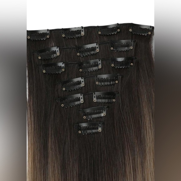 Long Blonde Clip ins Hair extensions - Human hair Blend - Picture 7 of 8